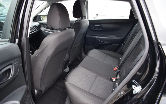 Hyundai Bayon cena 76900 przebieg: 9300, rok produkcji 2022 z Ujazd małe 407